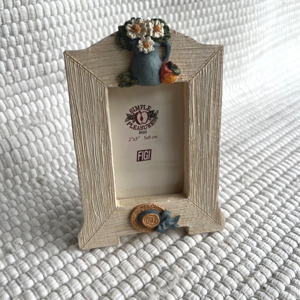 Vtg 1997 Figi Graphics Daisy Bouquet Mini Picture Frame 2x3 Cream PF-PL-201